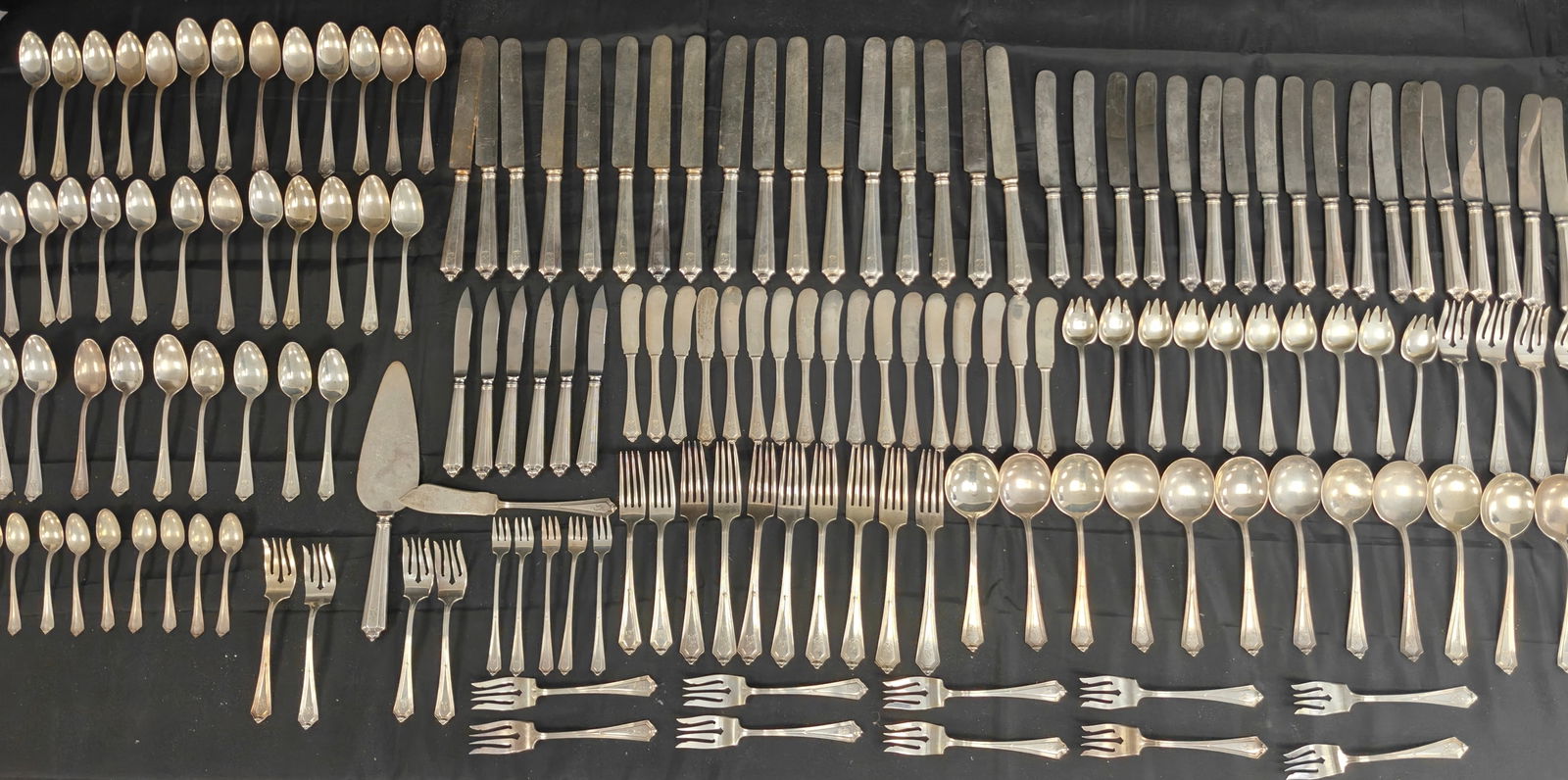 Gorham Plymouth Sterling Flatware, 158 pc, 3104g (1 of 7)