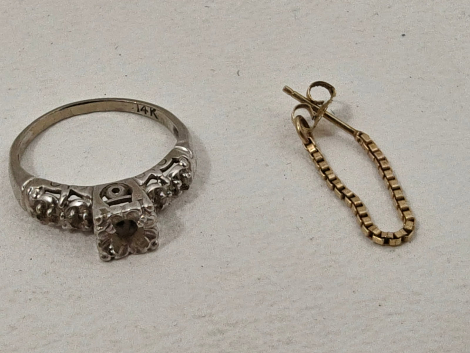 14K Gold Scrap Jewelry Lot (Ring & Single Earring) – 2.9 Grams (1 of 3)