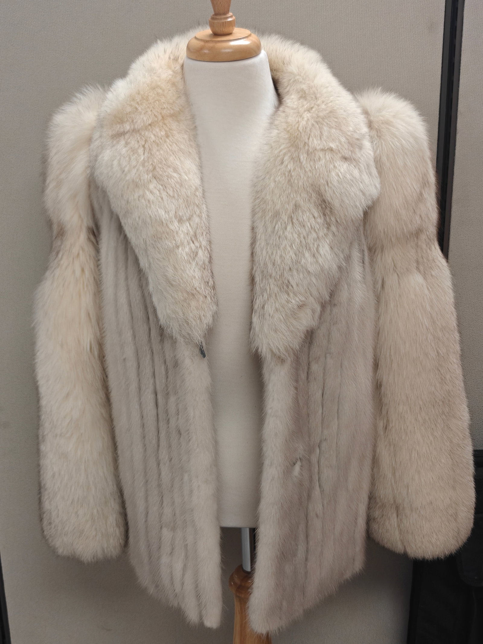 Vintage White Fox Fur Jacket (1 of 9)
