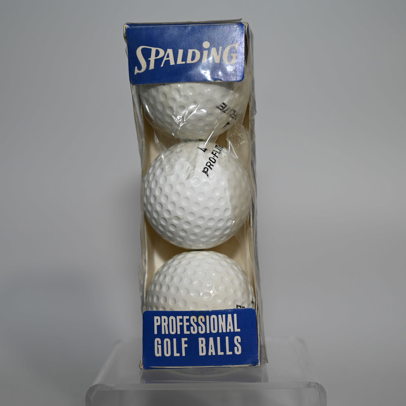 Spalding Professional Golf Balls - Sleeve of 3 - Unused: An unopened sleeve of Spalding Professional Golf Balls. Sold Only Through Golf Professional Shops