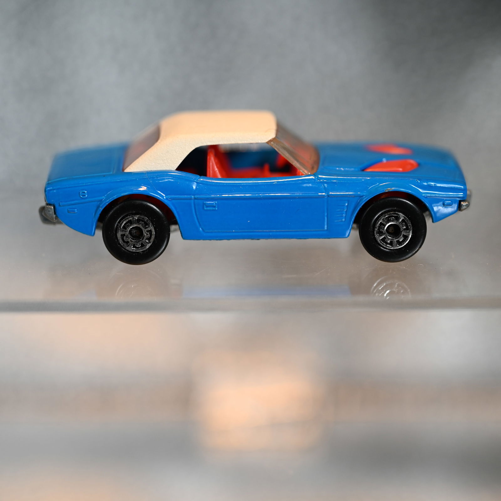 Matchbox No 1 - Dodge Challenger -- NO BOX -- 1975 (1 of 10)