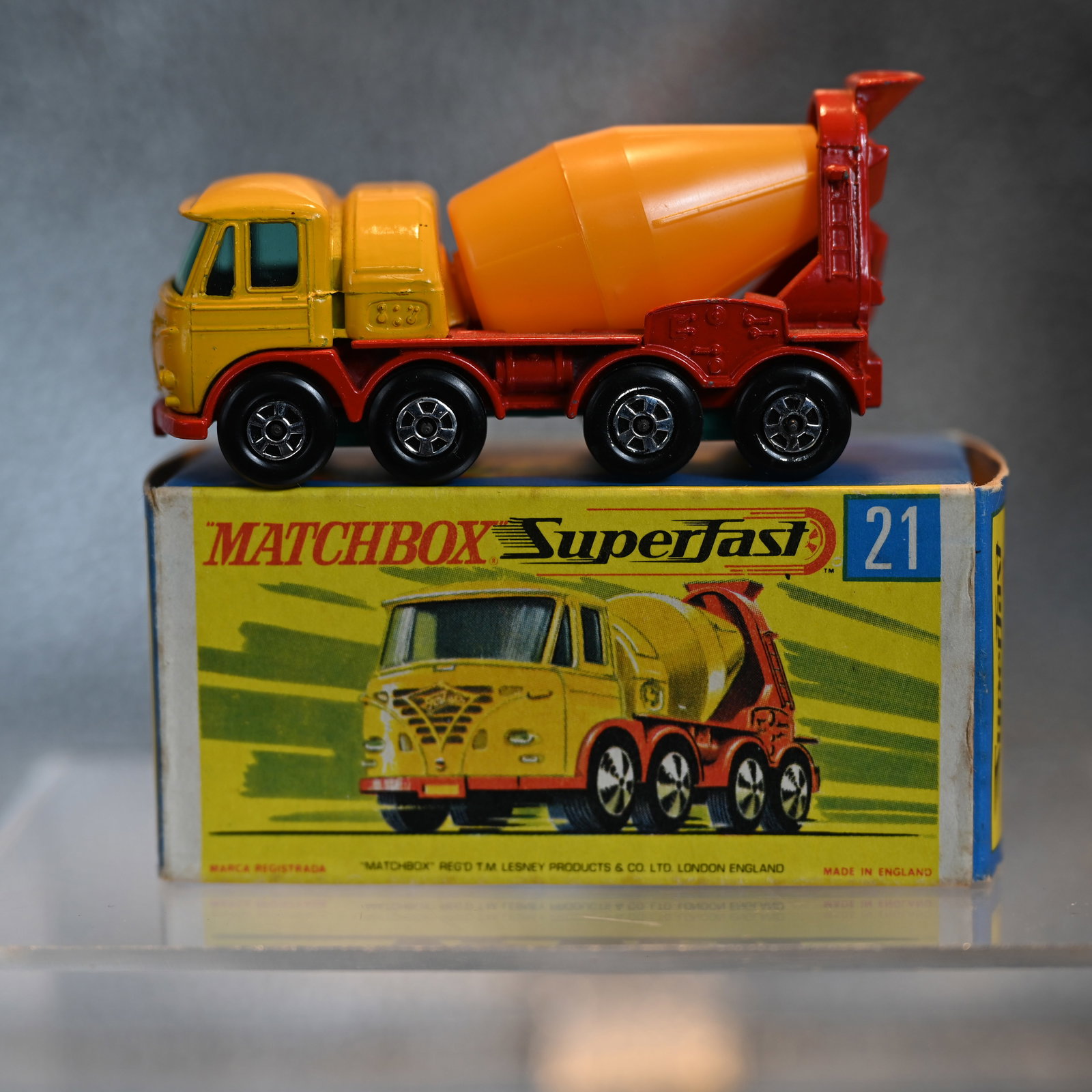 Matchbox New 21 - Foden Concrete Truck - Superfast (1 of 13)