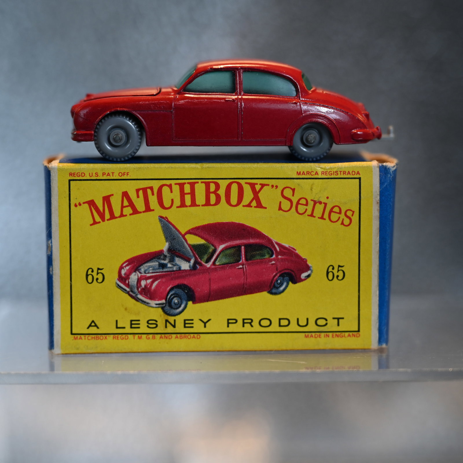 Matchbox Series 65 - Jaguar 3.8 Sedan (1 of 12)
