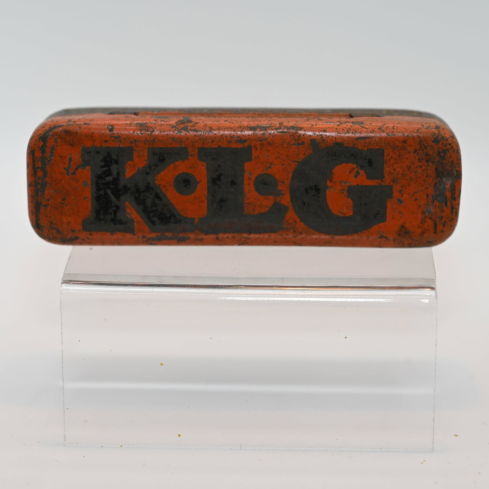 K L G Spark Plugs Tin 1930s: Marked, on back edge of lid: K.L.G Sparking Plugs Limited London S.W. 15. And, on front edge of lid: Not For Export