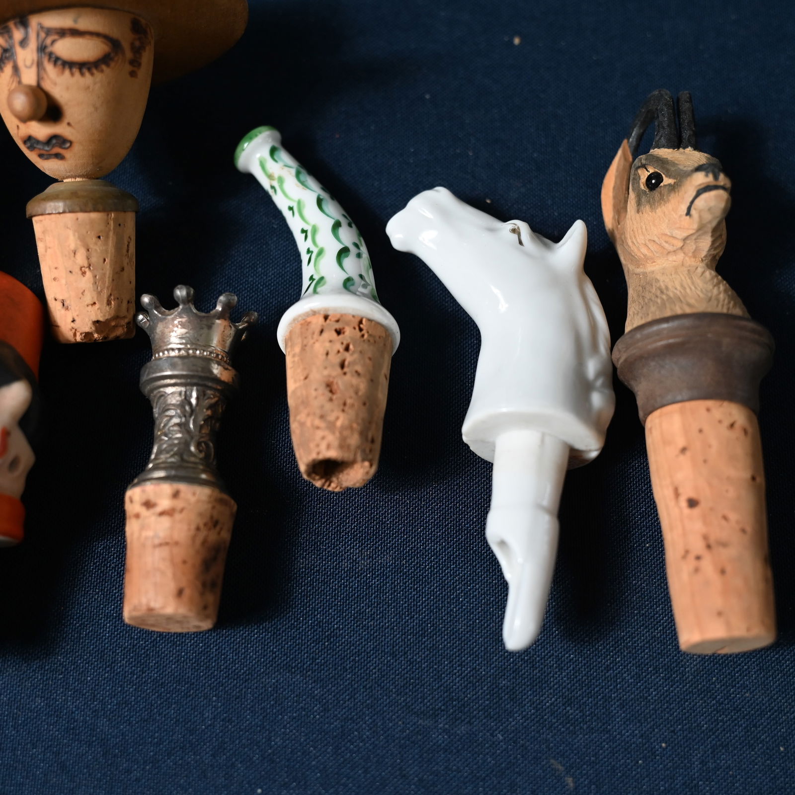 8 - Bottle Pourer / Stopper - Most Figural - 3