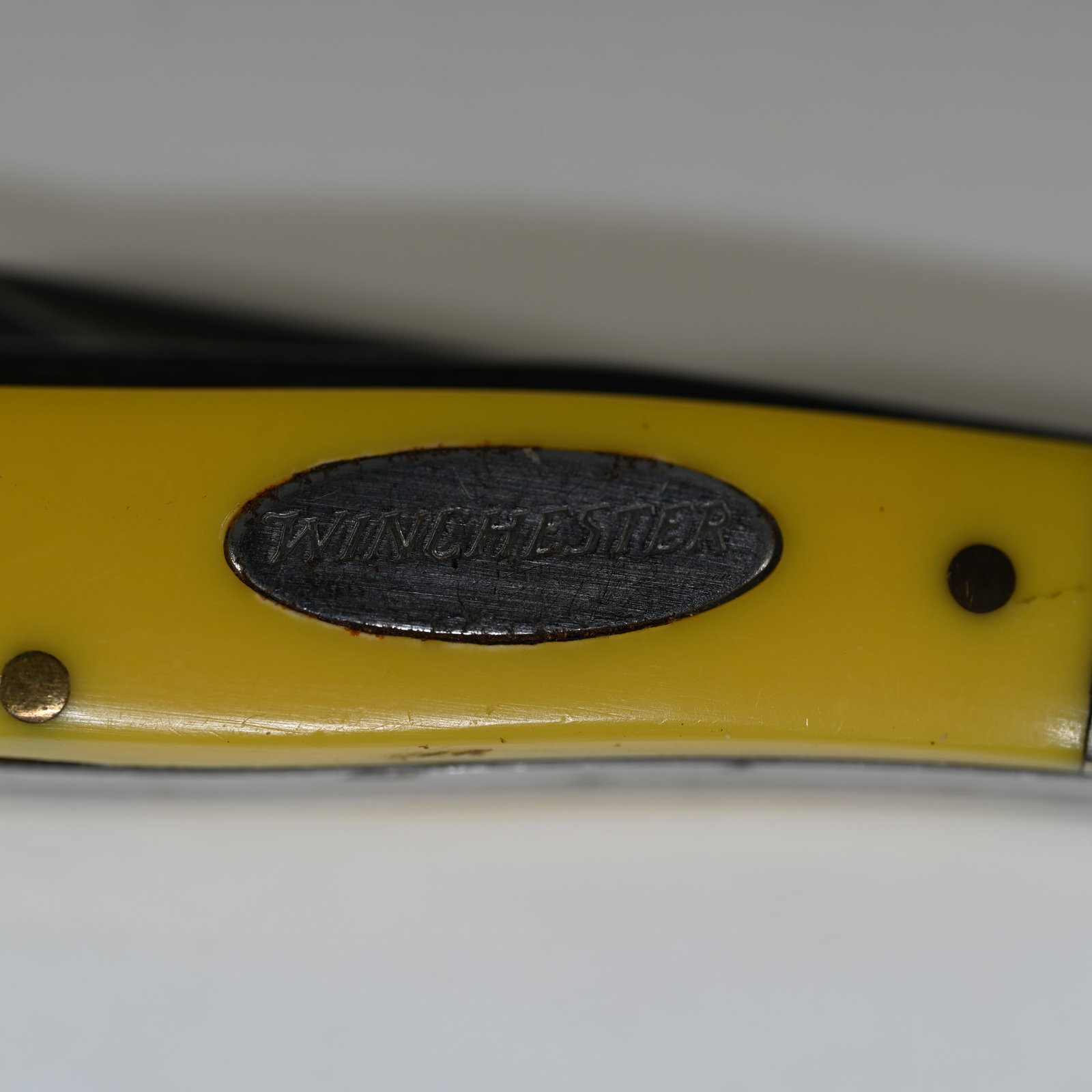 Winchester Pocket Knife - 3-Blade Yellow (1 of 5)