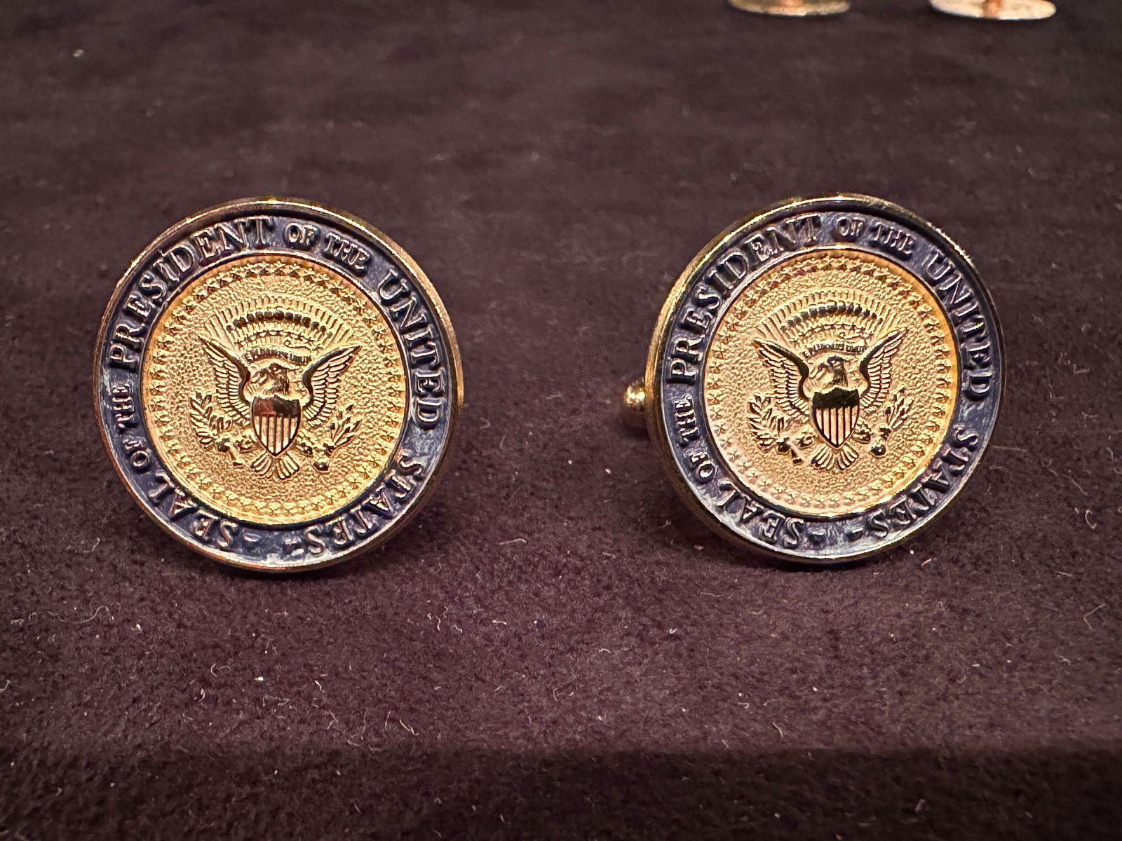 Cufflinks from George W. Bush the 43rd President with NOTARIZED AFFIDAVIT (1 of 2)