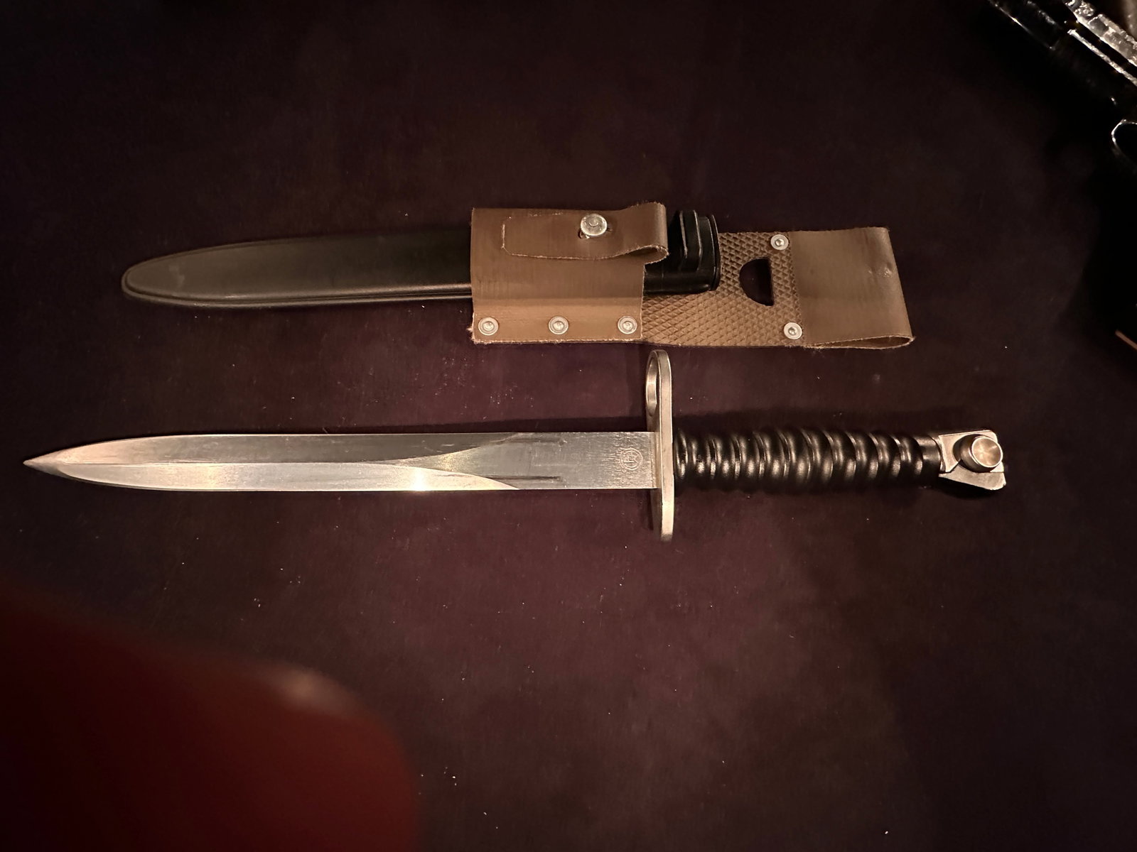 Wecnner Bayonet and Scabbard: Wecnner Bayonet and Scabbard marked W 90985 on the blade and Wecnner AG CH 6515 Arth on the sheath. Please review the pictures for the condition. If you are into collecting Civil War, WW1, WW2, Korean