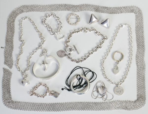 Tiffany Sterling Jewelry W/ Elsa Peretti: Lot of Tiffany sterling for women including Elsa Peretti