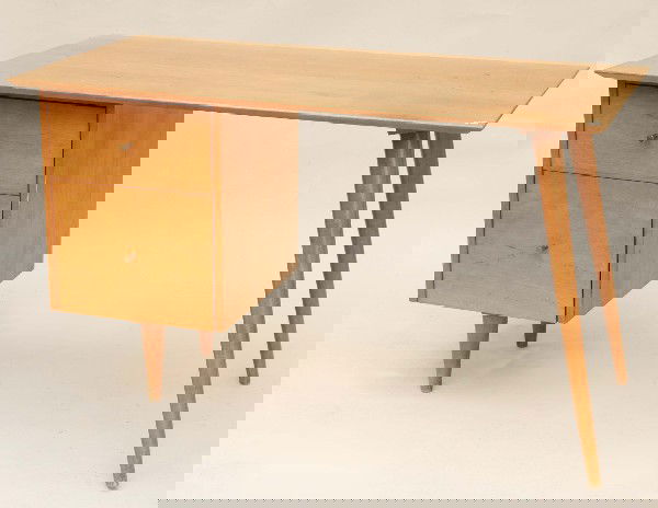 Paul McCobb Desk c1950: Paul McCobb flat top desk mid-century modern (Planner Group) circa 1950, H: 29-1/4", top 48" x 24-1/4". Provenance Pulitzer family