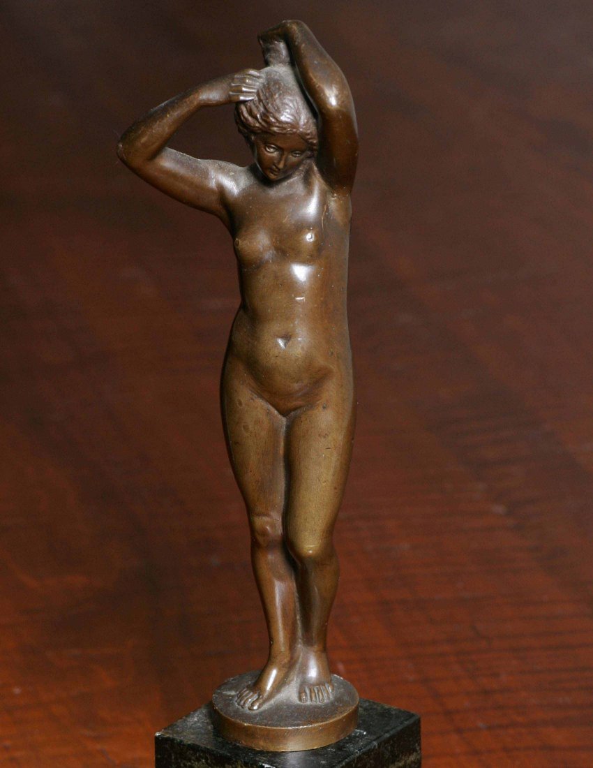 Bronze Art Deco Nude Figure Signed: Bronze Art Deco nude Figure signed Otto ___. Height 6-7 inches