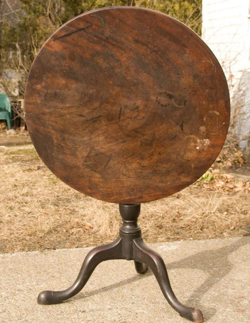 Massachusetts Queen Anne Tilt Top Tea Table: 18th century Massachusetts Queen Anne tilt top tea table with single board top. Diameter 28", height 29.5".