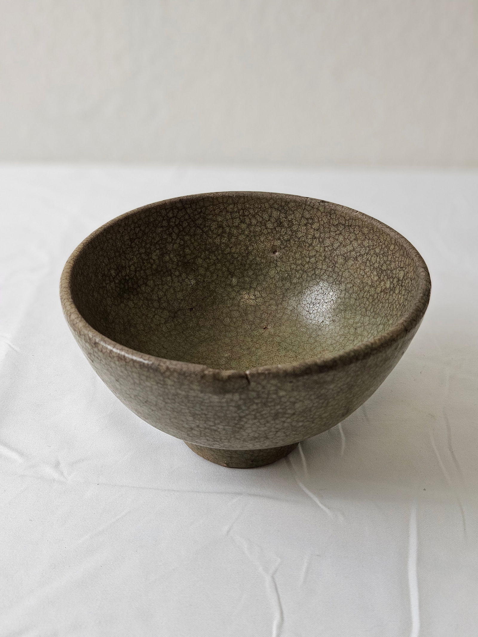 Chinese Antique Celadon Glazed Porcelain Small Bowl: Chinese Antique Celadon Glazed Porcelain Small Bowl
