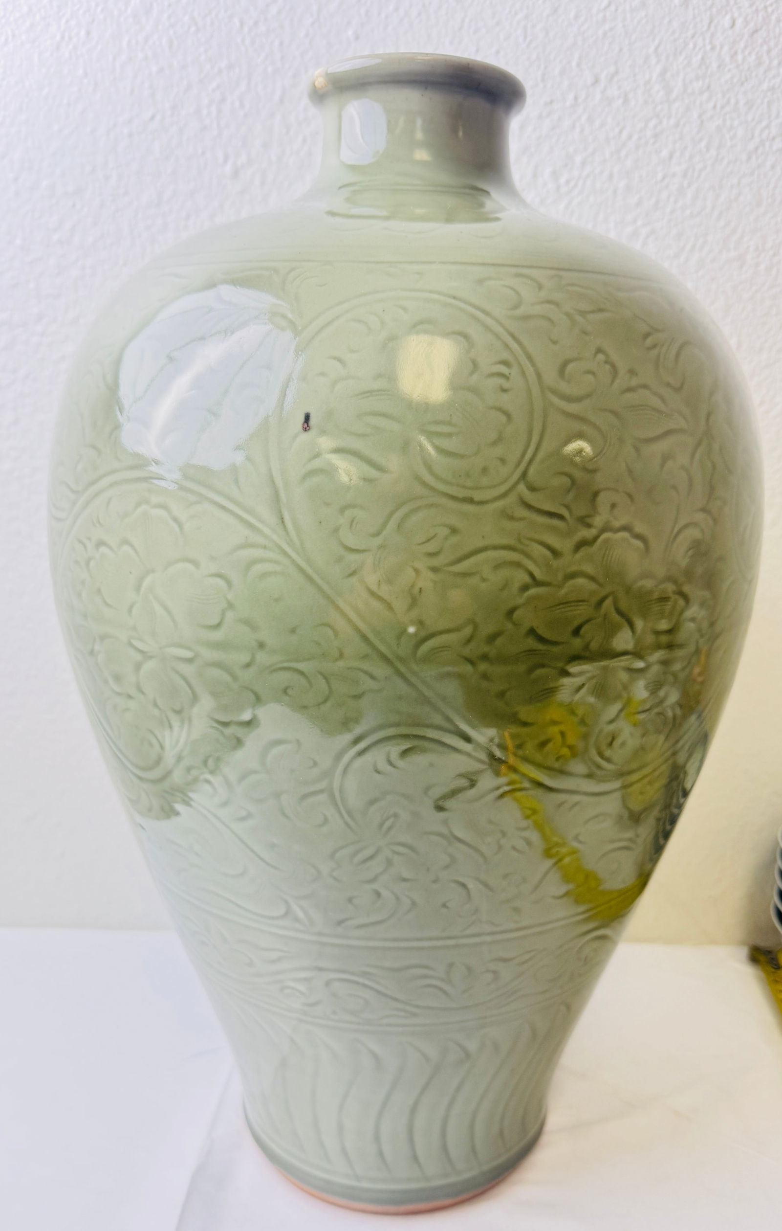 Chinese Qing Dynasty Antique Huge Size Longquan celadon vase: Chinese Qing Dynasty Antique Huge Size Longquan celadon vase19 inch H