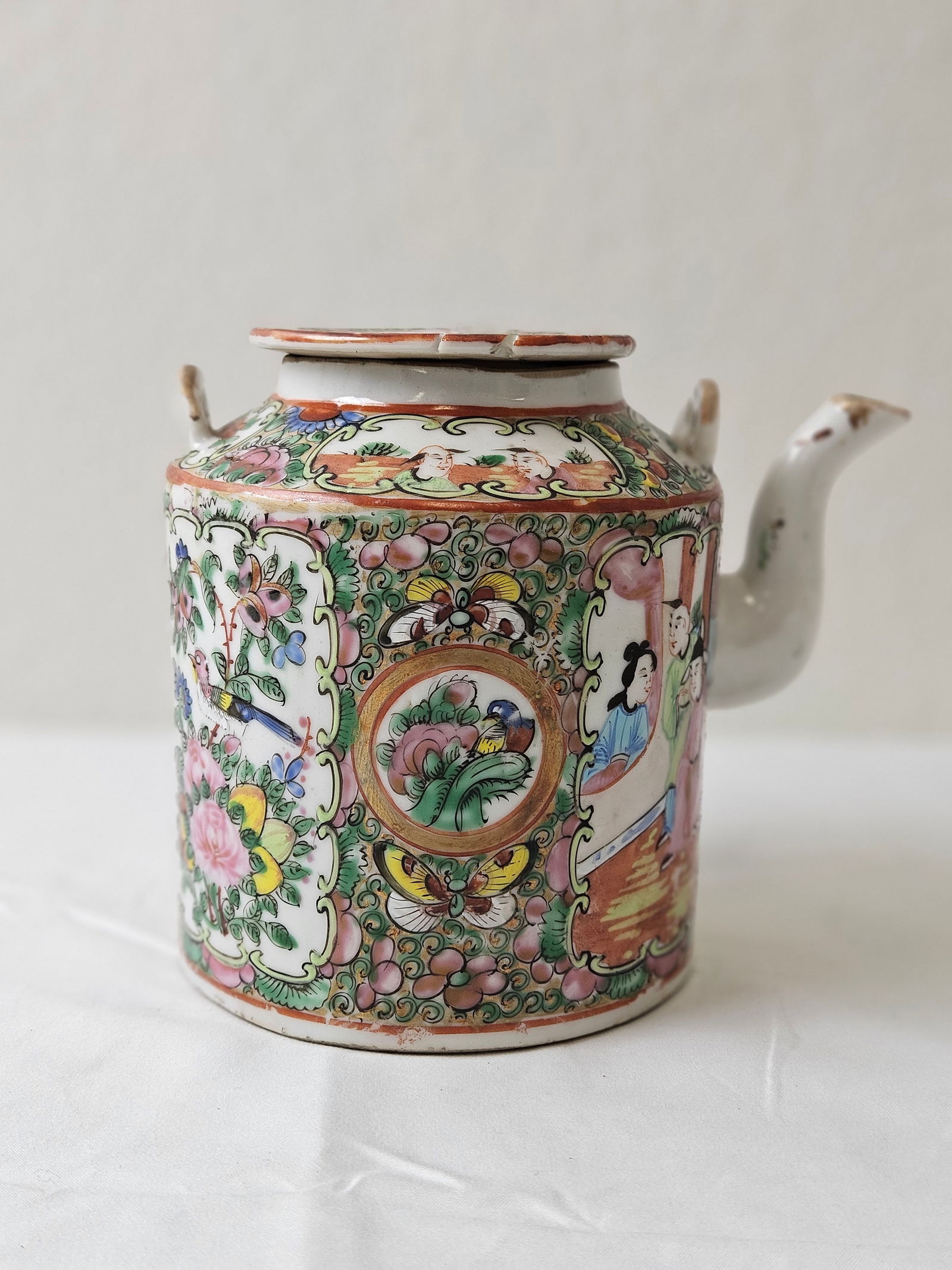 Chinese Late Qing Export Canton Porcelain Teapot (1 of 7)