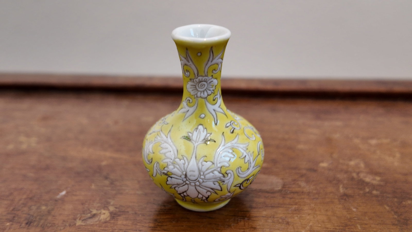 Rare Antique Chinese 19 C. Porcelain Miniature Vase.: Rare Antique Chinese 19 C. Porcelain Miniature Vase.