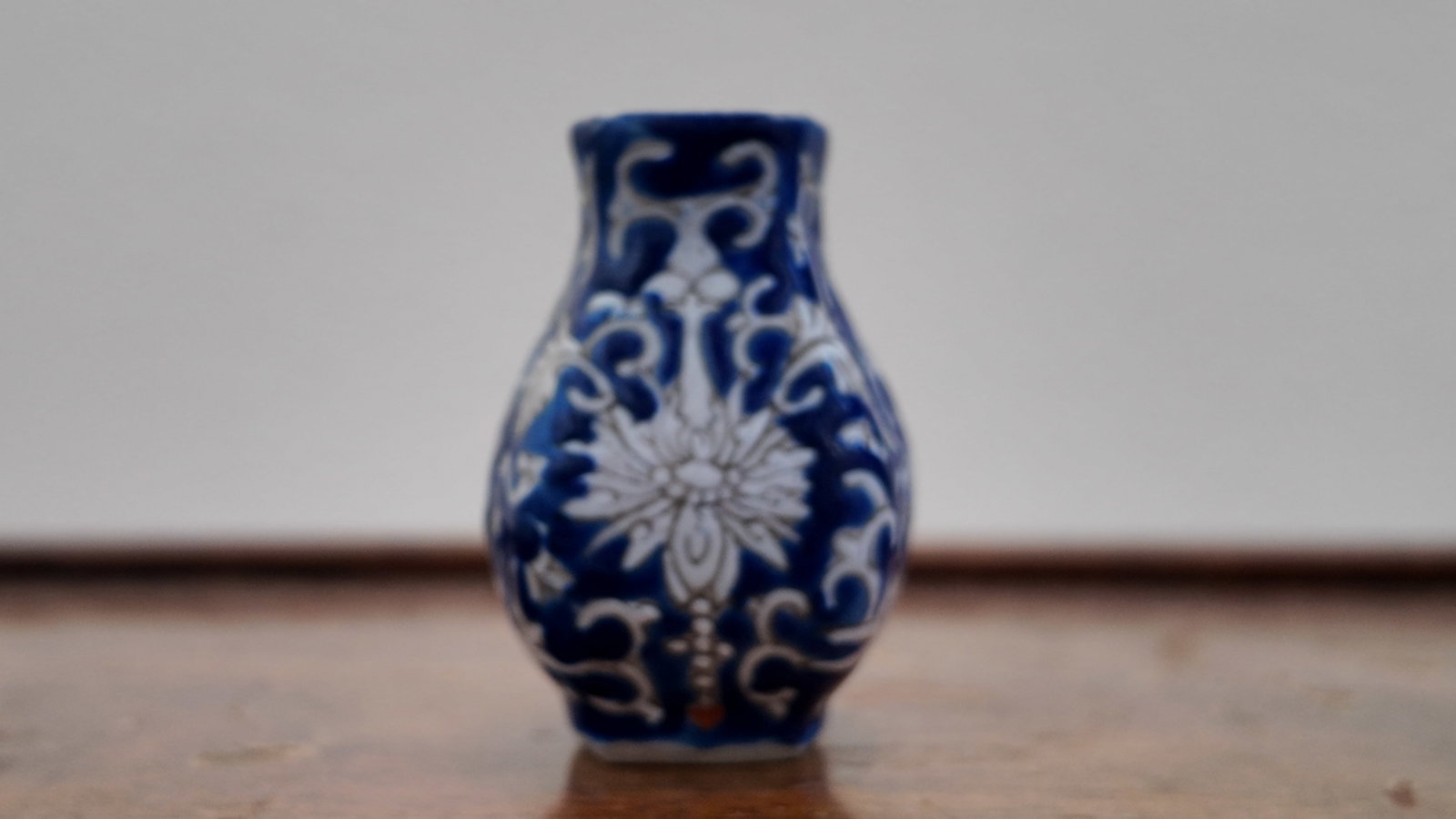 Rare Antique Chinese 19 C. Porcelain Miniature Vase.: Rare Antique Chinese 19 C. Porcelain Miniature Vase.