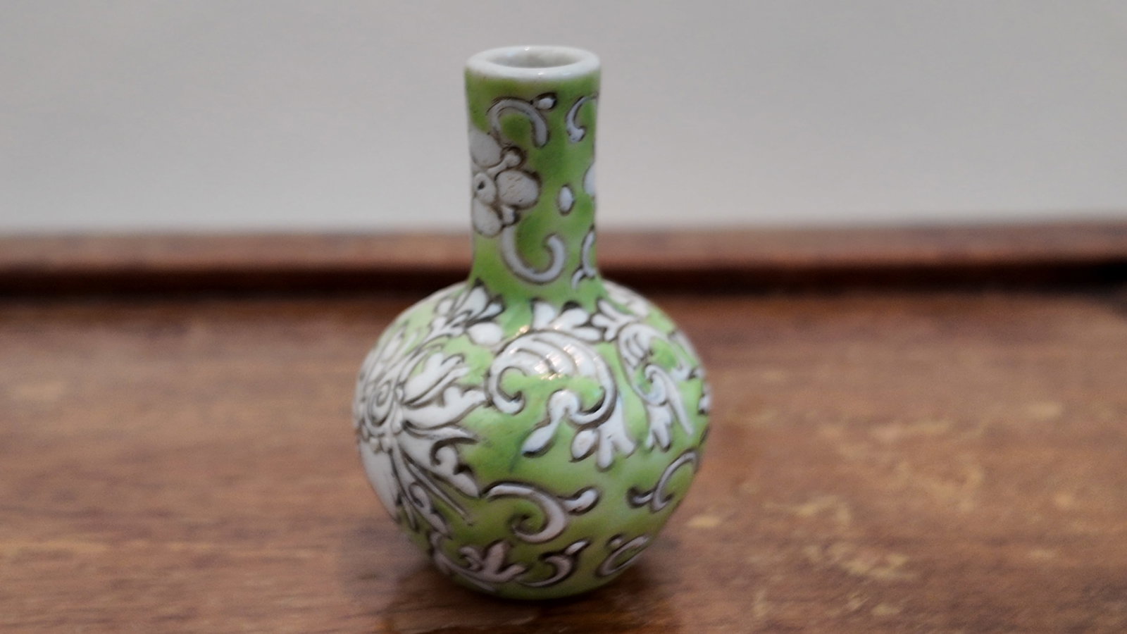Rare Antique Chinese 19 C. Porcelain Miniature Vase.: Rare Antique Chinese 19 C. Porcelain Miniature Vase.
