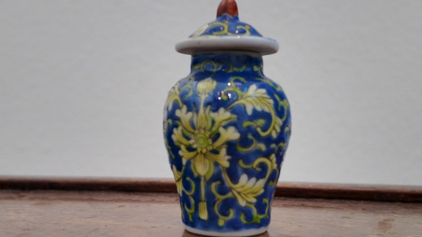 Rare Antique Chinese 19 C. Porcelain Miniature Vase.: Rare Antique Chinese 19 C. Porcelain Miniature Vase.