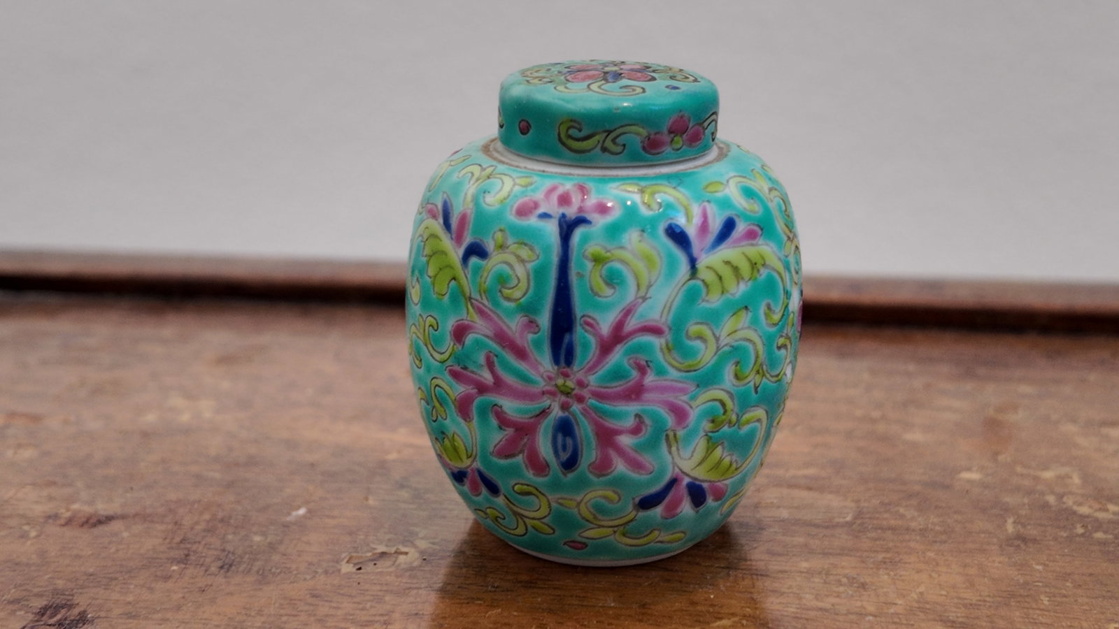 Rare Antique Chinese 19 C. Porcelain Miniature Vase.: Rare Antique Chinese 19 C. Porcelain Miniature Vase.