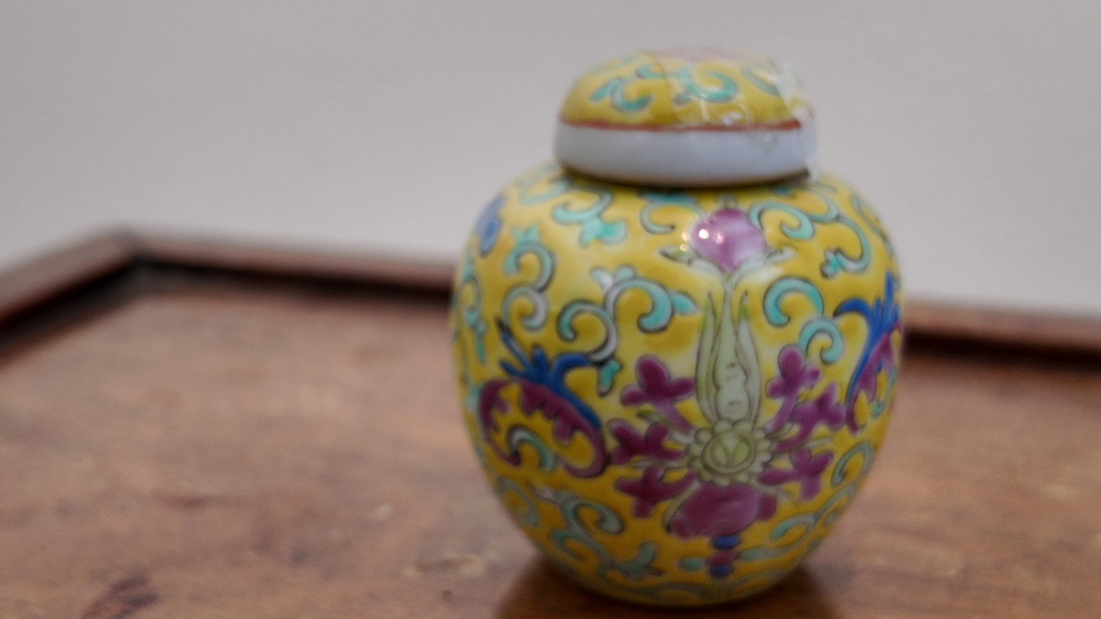 Rare Antique Chinese 19 C. Porcelain Miniature Vase.: Rare Antique Chinese 19 C. Porcelain Miniature Vase.