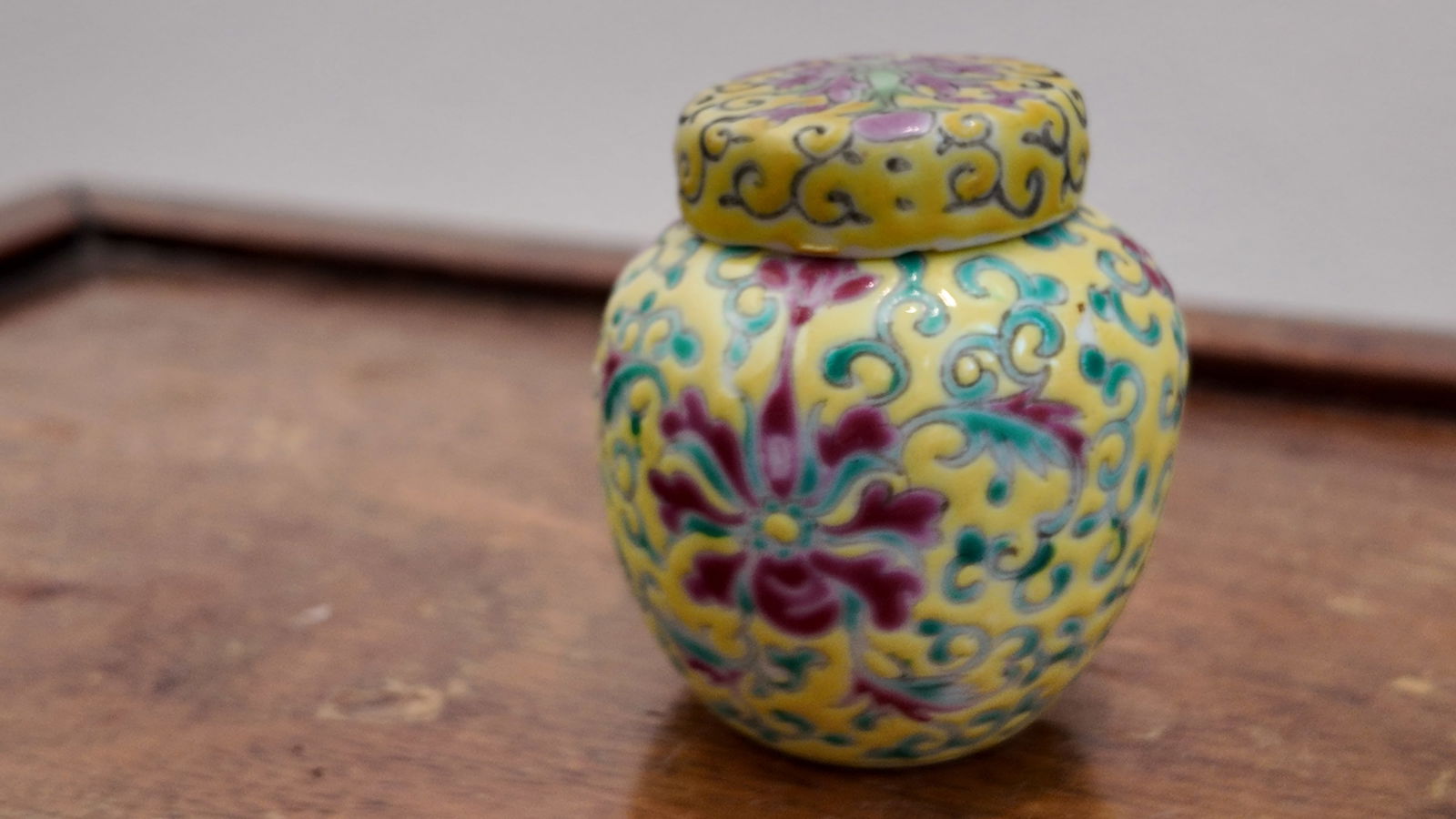 Rare Antique Chinese 19 C. Porcelain Miniature Vase.: Rare Antique Chinese 19 C. Porcelain Miniature Vase.