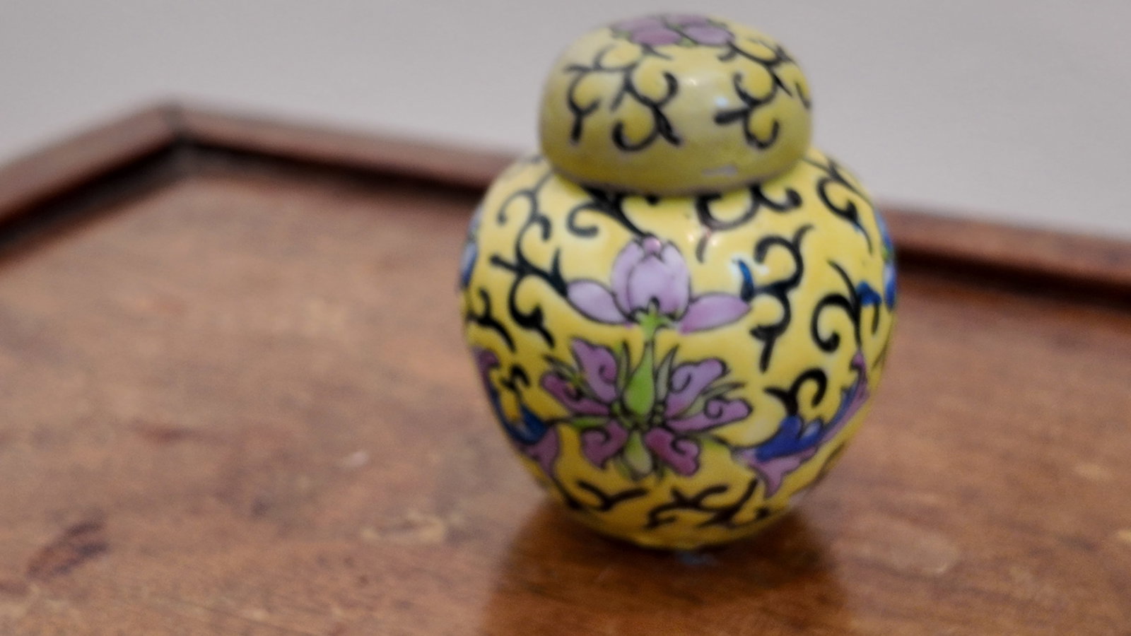 Rare Antique Chinese 19 C. Porcelain Miniature Vase.: Rare Antique Chinese 19 C. Porcelain Miniature Vase.