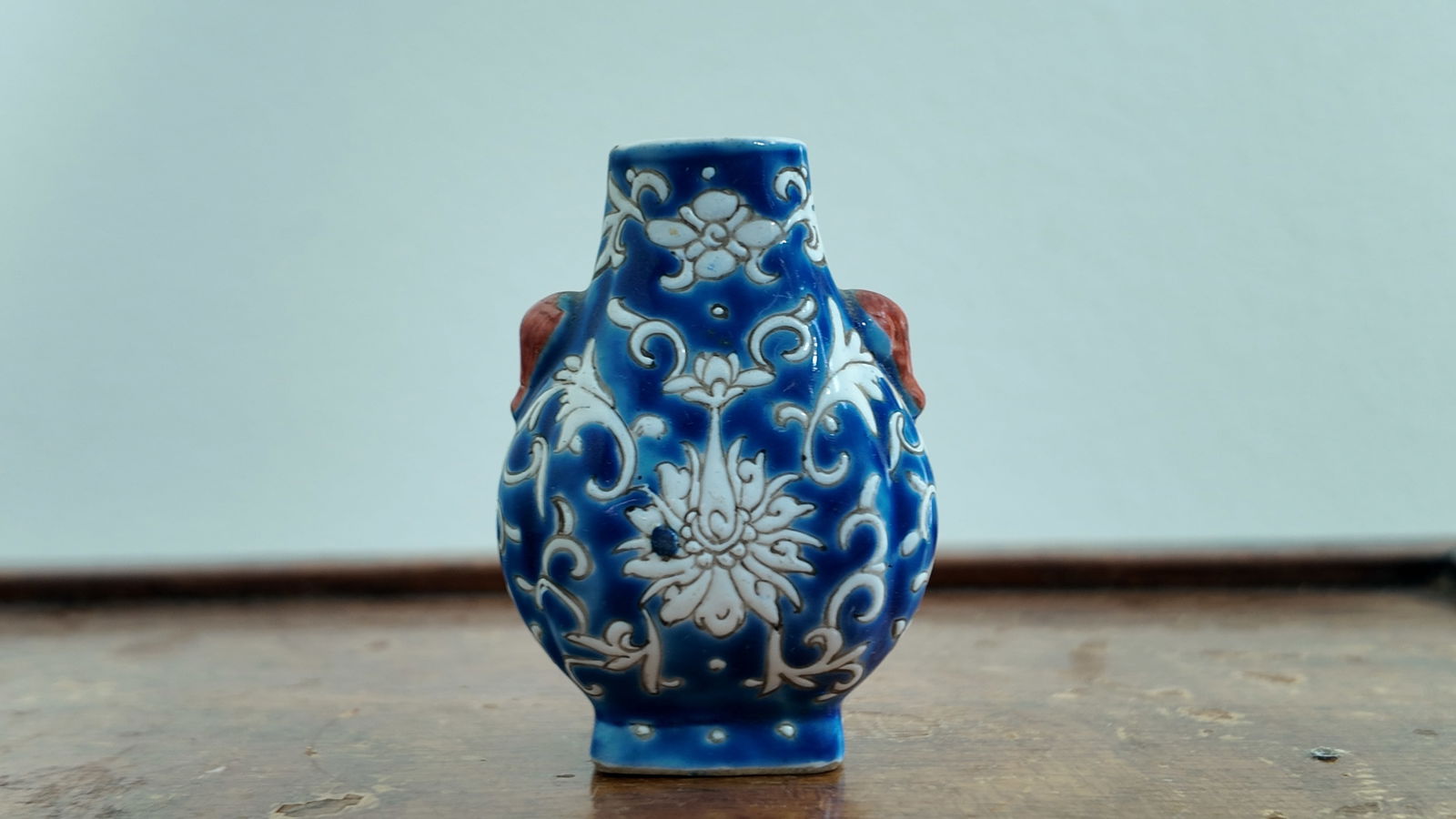 Rare Antique Chinese 19 C. Porcelain Miniature Vase.: Rare Antique Chinese 19 C. Porcelain Miniature Vase.