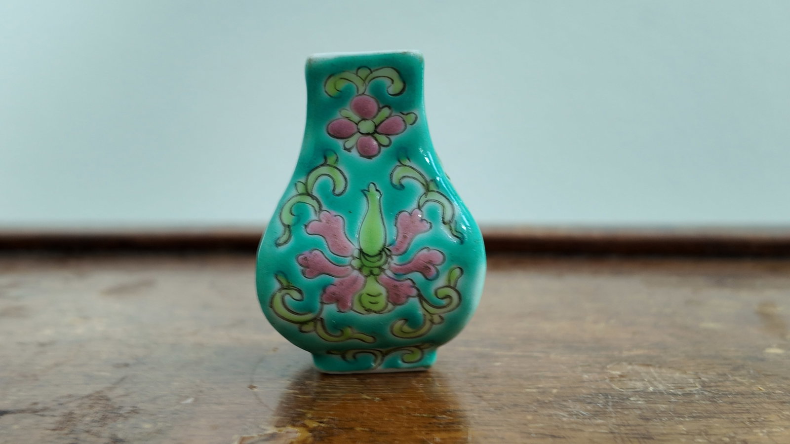 Rare Antique Chinese 19 C. Porcelain Miniature Vase.: Rare Antique Chinese 19 C. Porcelain Miniature Vase.
