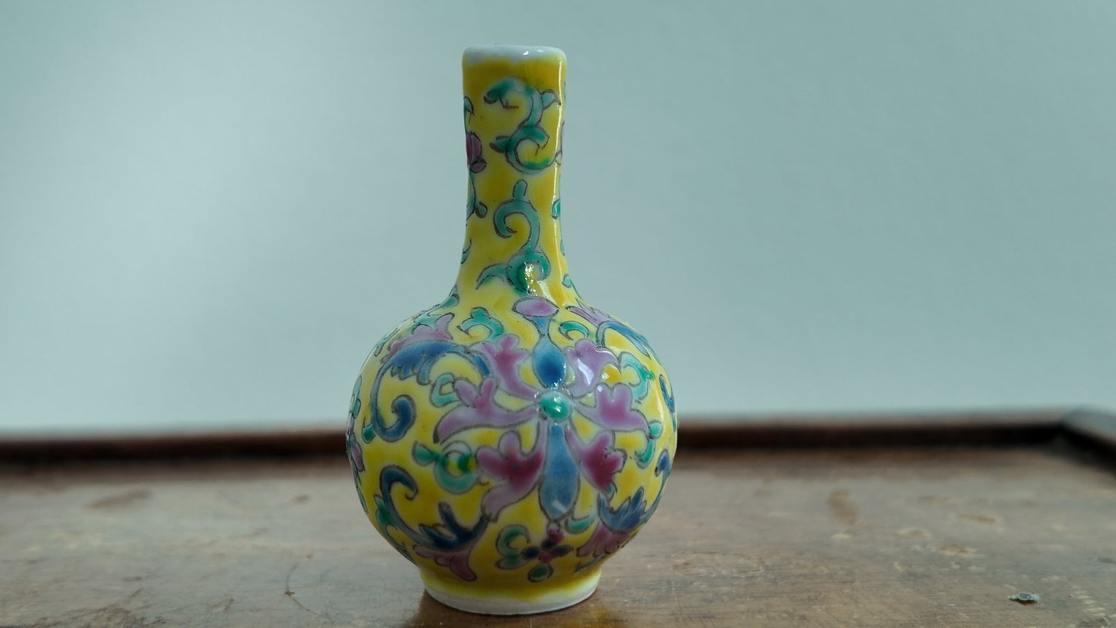 Rare Antique Chinese 19 C. Porcelain Miniature Vase.: Rare Antique Chinese 19 C. Porcelain Miniature Vase.