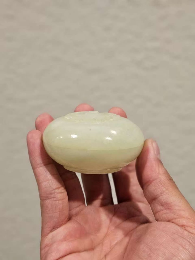 Chinese Qing Dynasty Antique Hand-Carved Hetian Jade ??Rouge Flower??: Chinese Qing Dynasty Antique Hand-Carved Hetian Jade ??Rouge Flower??