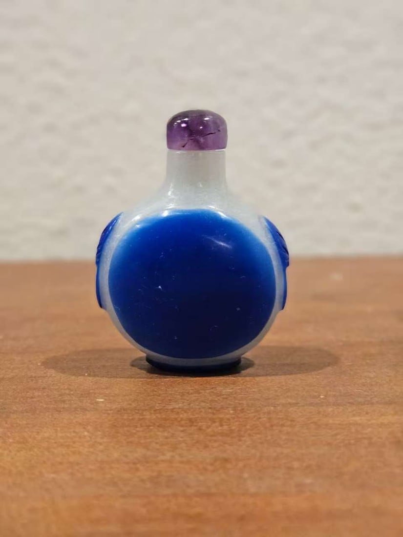 Chinese Qing Dynasty Antique Blue Glass Snuff Bottle: Chinese Qing Dynasty Antique Blue Glass Snuff Bottle