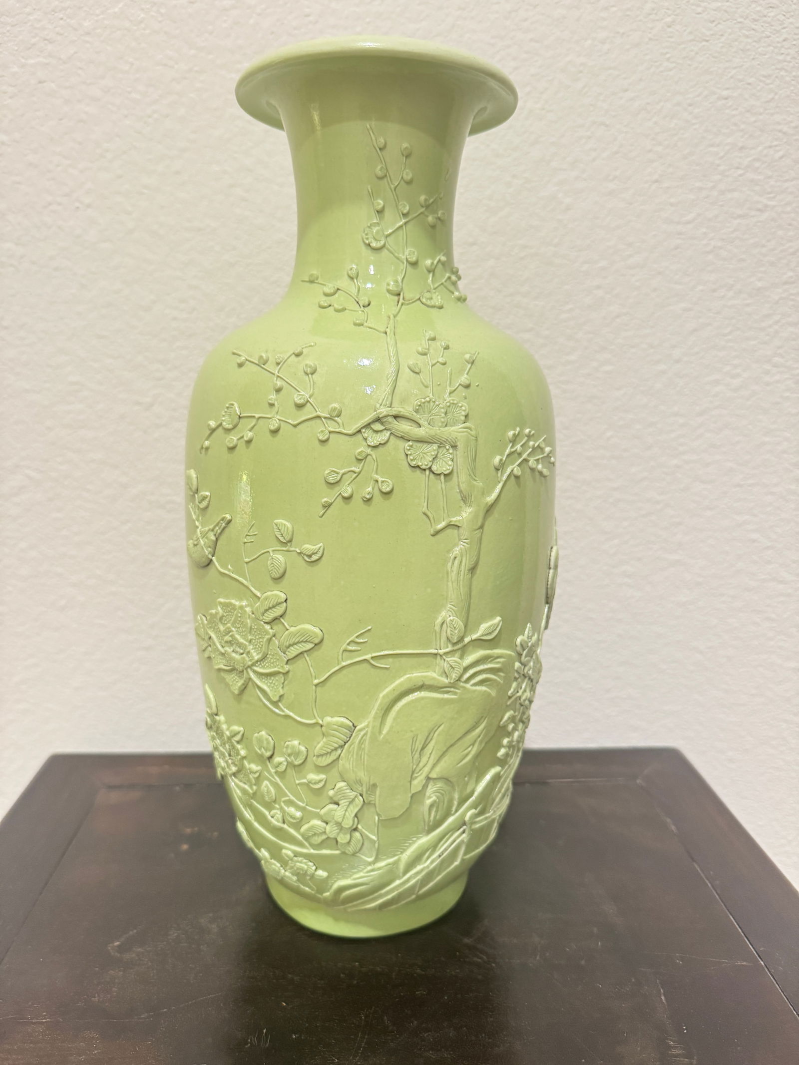 Chinese Late Qing Republic Green Glazed Relief Vase (1 of 15)