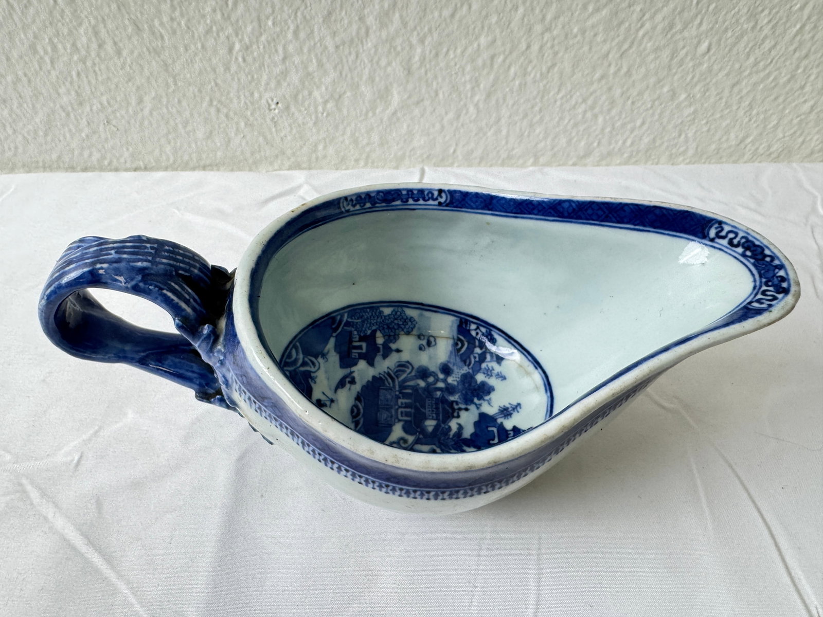 Chinese Qing Dynasty Blue and White Export Porcelain Milk Pot: Chinese Qing Dynasty Blue and White Export Porcelain Milk Pot