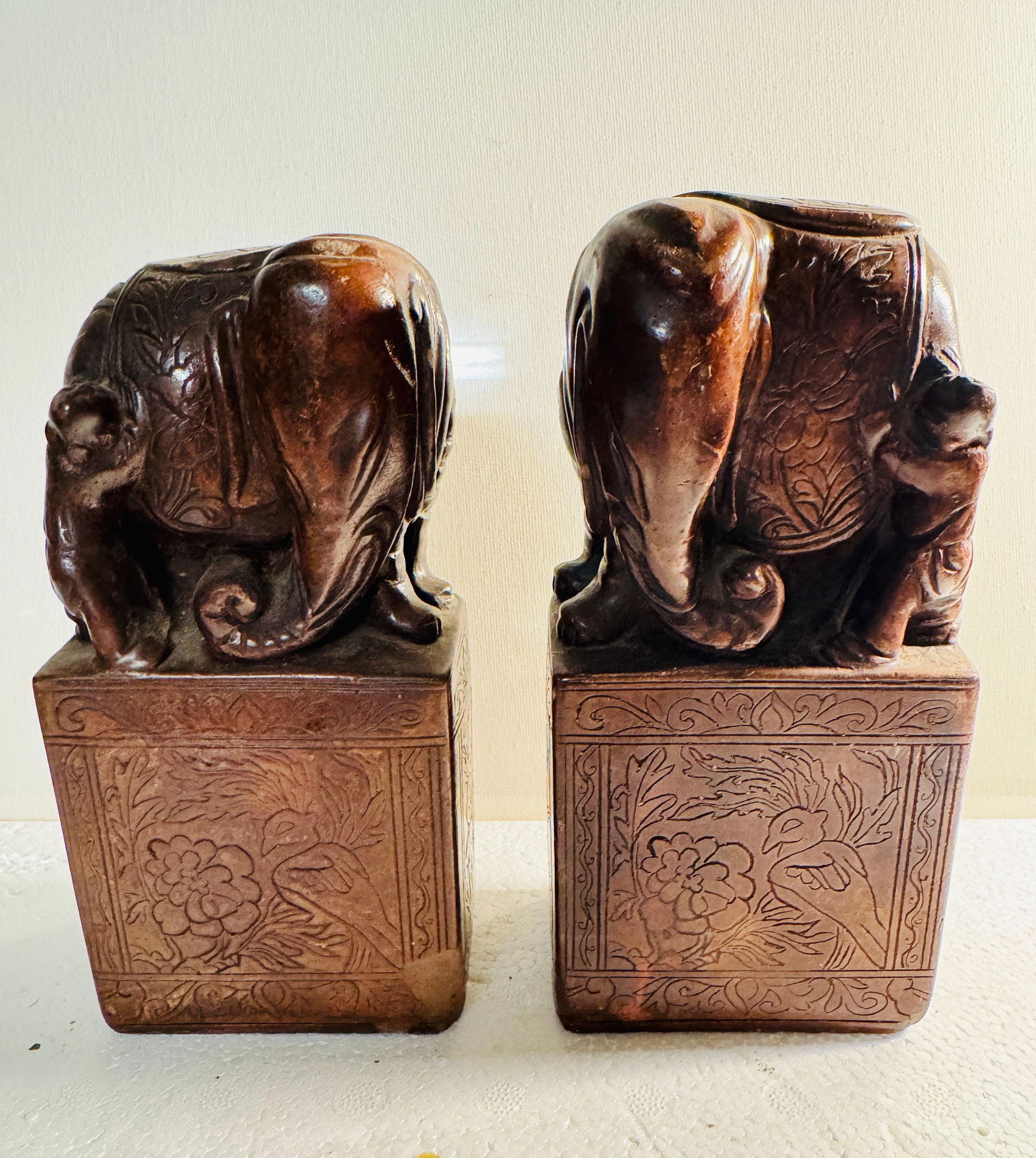 Chinese Ancient Elephant Sculpture Bookend: Chinese Ancient Elephant Sculpture Bookend