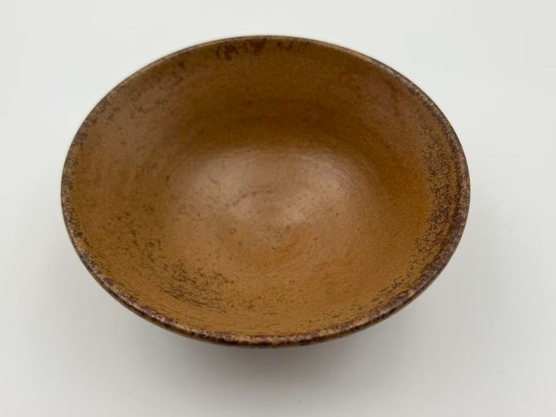 Chinese Antique Hand-Painted Porcelain: This lot is located in China. Please review the pre-auction notice prior to bidding.