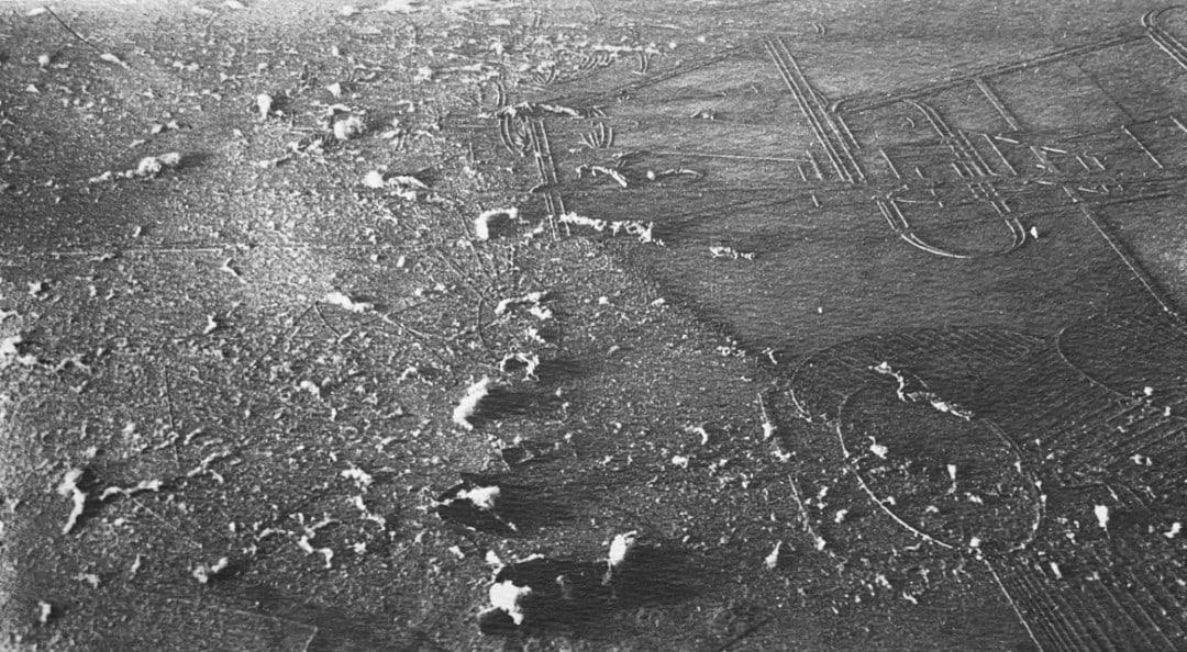 Man Ray, Composition, Man Ray, Limited Edition Lithograph: Lithograph on vélin paper. Paper size: 10.83 x 8.27 inches. Excellent condition. Inscription: unsigned and unnumbered, as issued. Notes: From the folio, Man Ray, 1984. Published by Centre Nationa