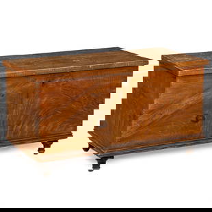 19th Century American Folk Art Grain Painted Blanket Chest: American Grain Painted Dovetailed Blanket Chest on Ebonized Turned Feet, mid 19th century. Retaining an apparently original ochre grain-painted finish, open dovetailed corners, lift top on apparently