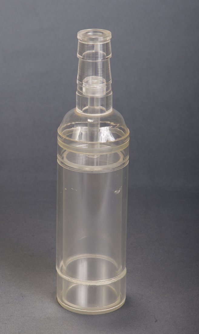 Full/Empty Bottle - Anverdi (1 of 1)