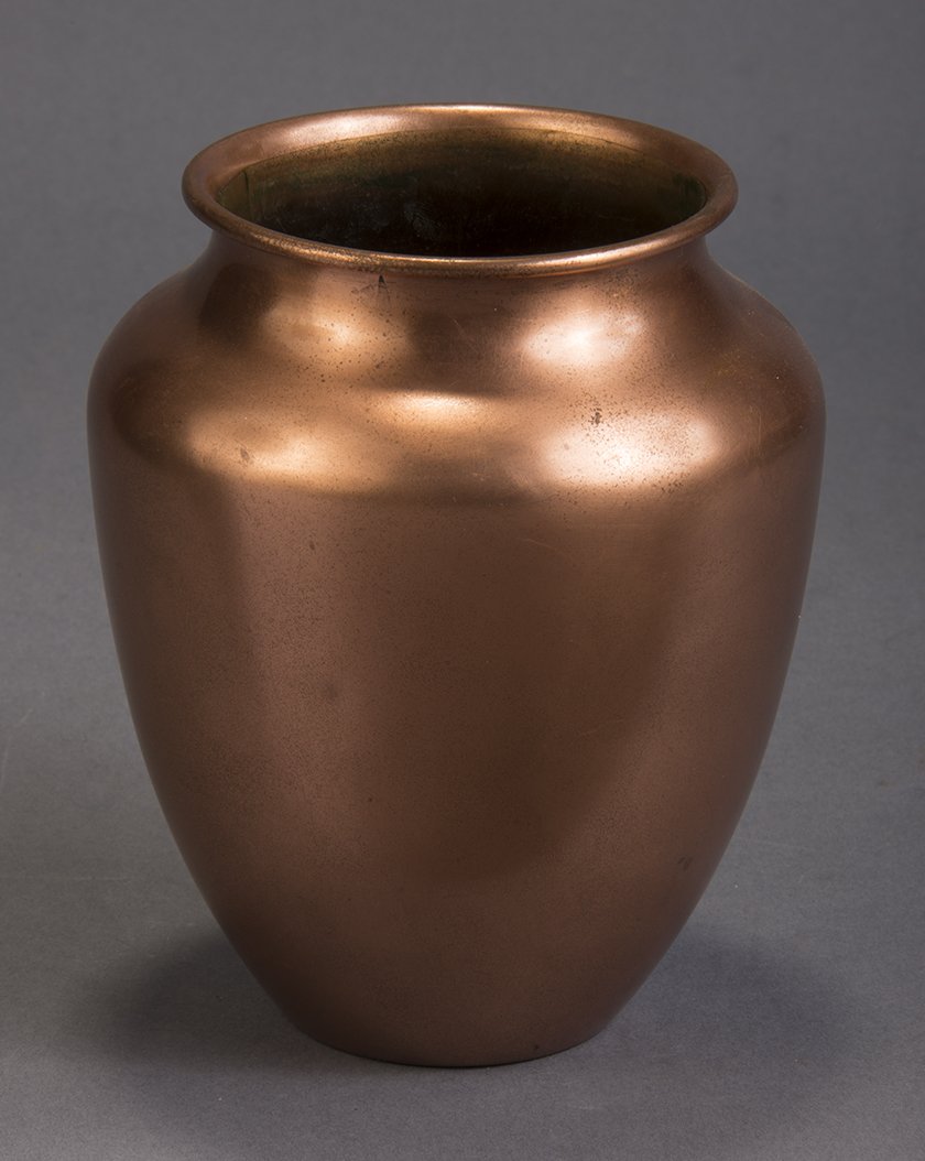 Examinable Lota Vase - U.F. Grant (1 of 1)