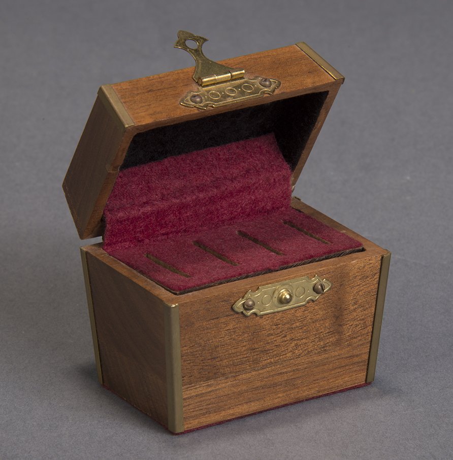 MIRACULOUS COIN CASKET - DOUGLAS WAYNE (1 of 1)