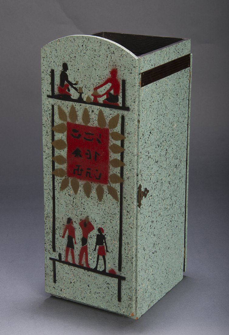 MINITURE MUMMY CASE - FABJANCE STUDIOS: One of very few made as part of the Fabjance "miniature illusions" line. Petite doll appears in diminutive mummy case after case is shown empty. Complete with doll. Condition: Mint.