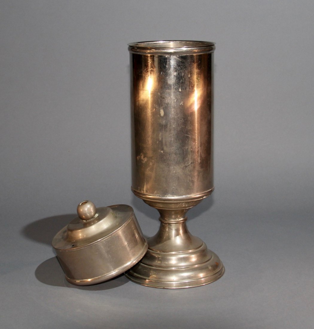 FLAG VASE WITH LID (1 of 1)