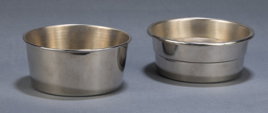 CAKE IN HAT - KANTER: Beautifully executed in gleaming, polished steel. Eggs, milk, etc. poured into hat. Small pan clamped inside, and when removed, the \"goop\" is gone, replaced by a small cake or cupcake. Scarce. Condi