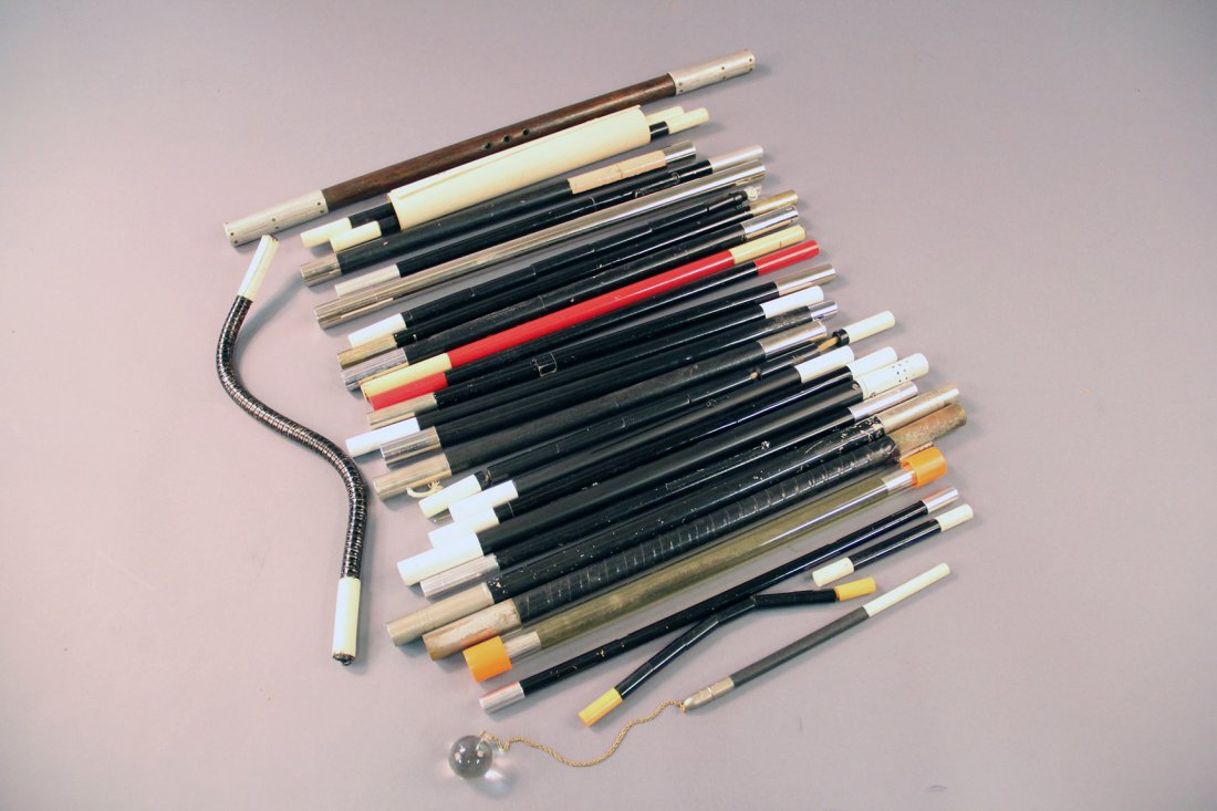 Wands: Lot of 28 Gimmicked Magic Wands. (1 of 1)