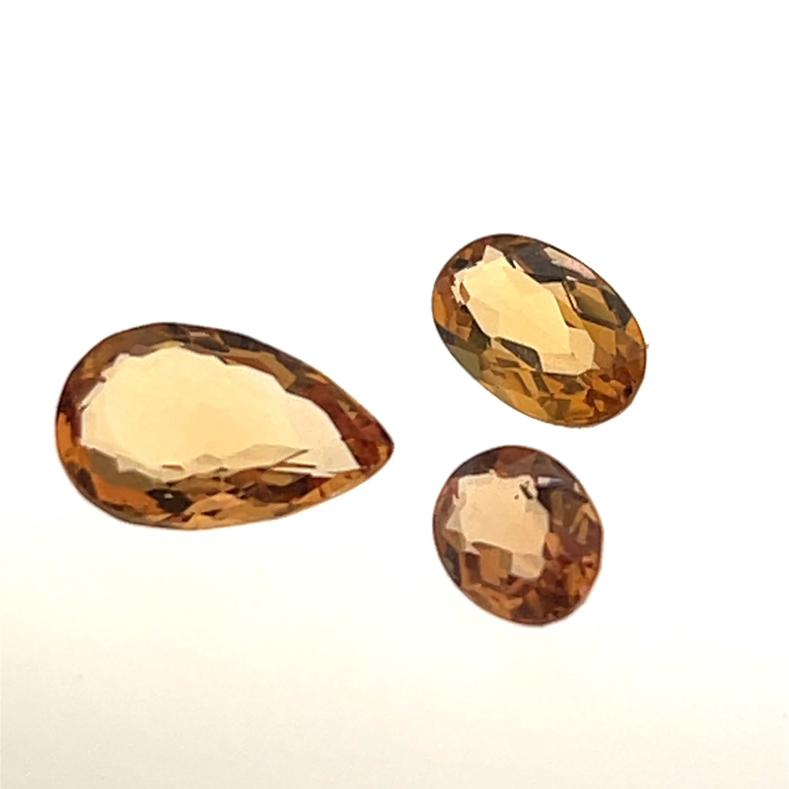 Topaz Selection Loose Gemstone - - 3.8ct: These gems are from the estate of a professional jeweler. They were his pesonal collection, many faceted by himself. This is the first of several auctions of his jewelry making materials. Gems were ca