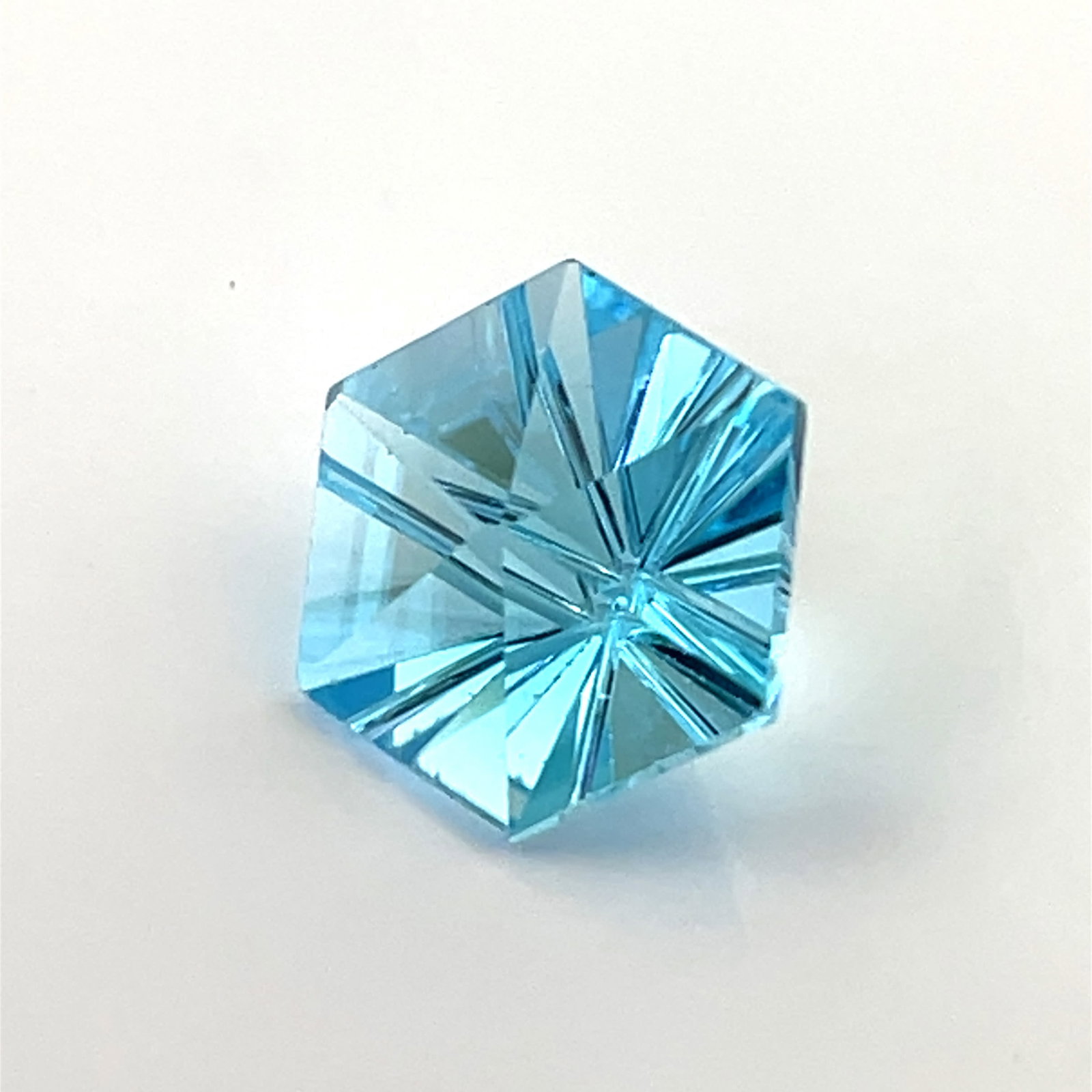 Hexagon Cut Blue Topaz Loose Gemstone 10.75 - 6 ct: These gems are from the estate of a professional jeweler. They were his pesonal collection, many faceted by himself. This is the first of several auctions of his jewelry making materials. Weights and 