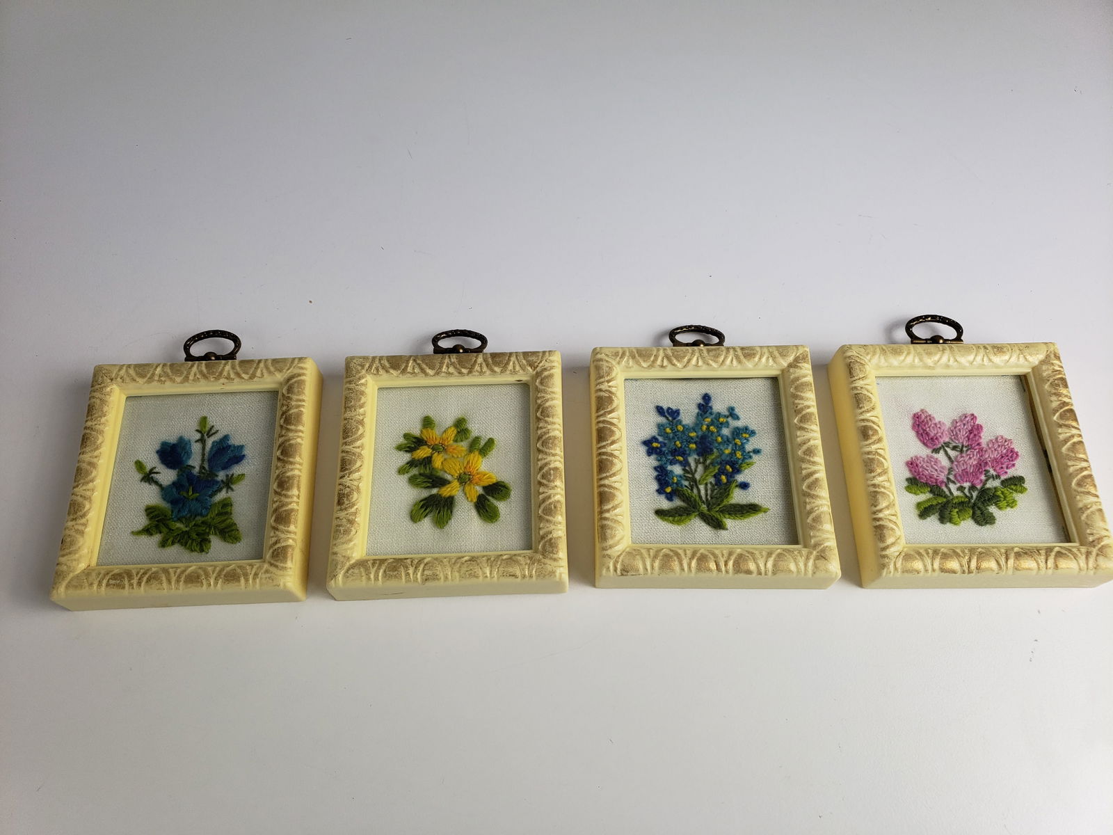 4 x Vintage Needle Point Small Flowers (1 of 7)