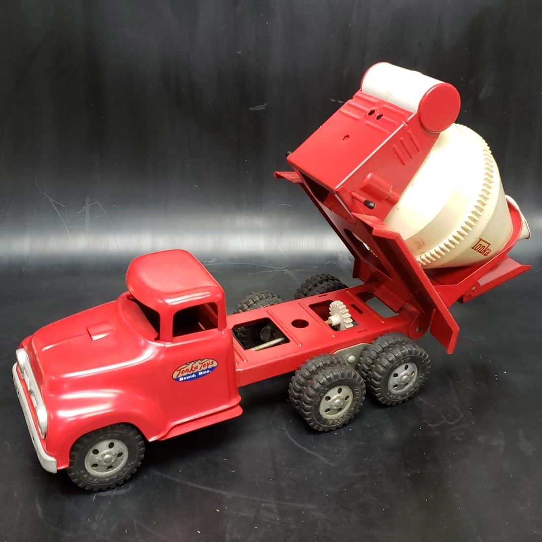 Tonka Cement Mixer Truck No 2620 Looks Resprayed (1 of 12)