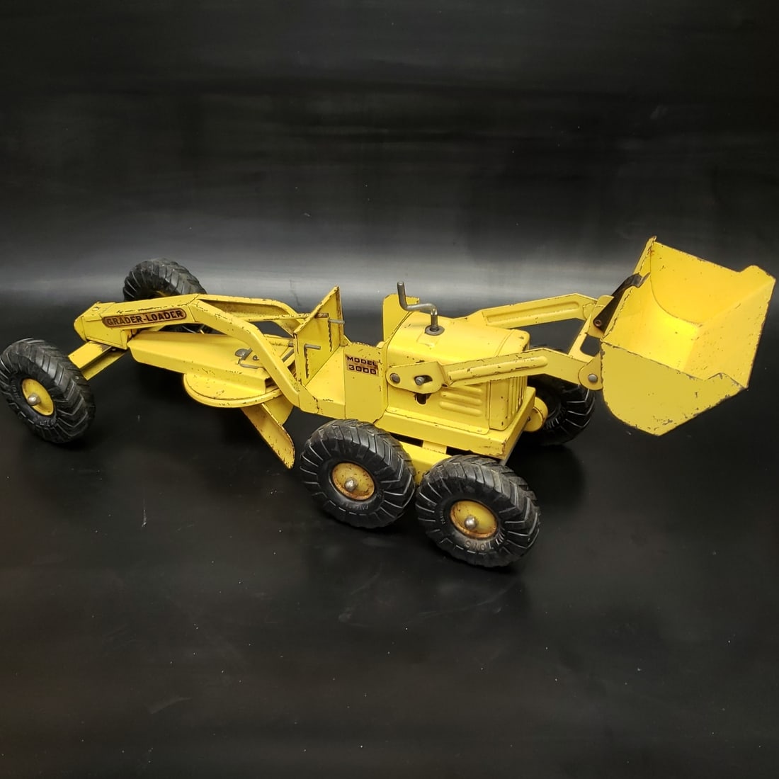 Nylint Model 3000 Grader Pressed Steel Toy (1 of 10)